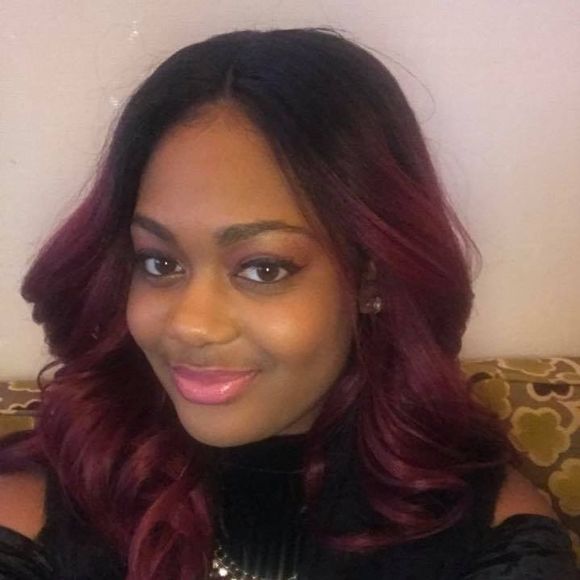 Meet your Posher, Camyra - Picture 1 of 1